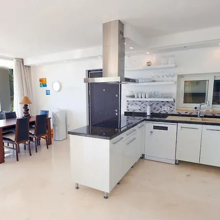 Diamond Villa *
